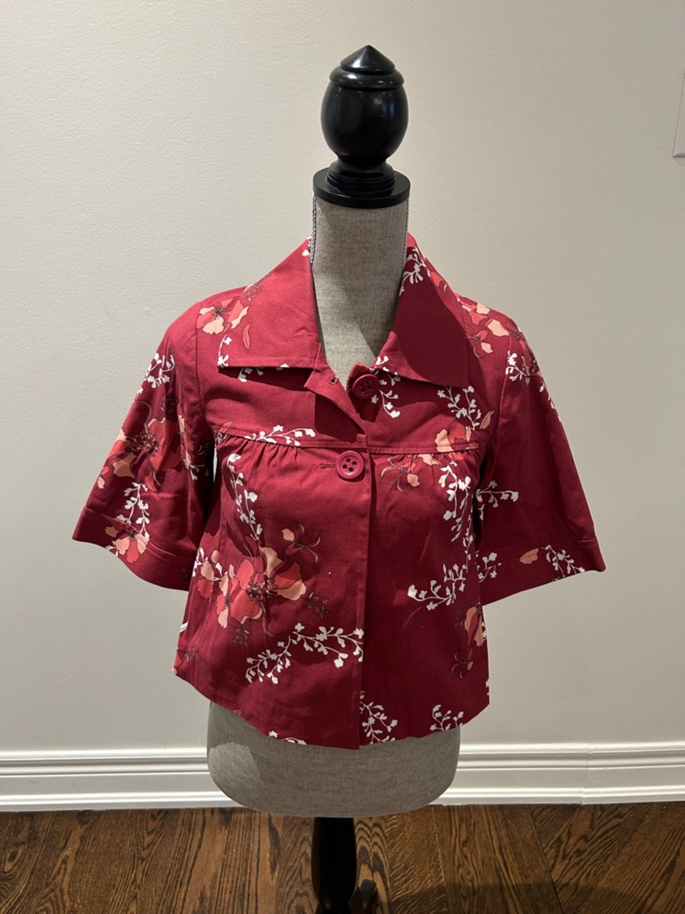 Women's Red Floral Cropped Button-Front Top/jacket